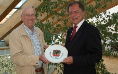 Landrat Harald Leitherer dankt Arno Emmerling