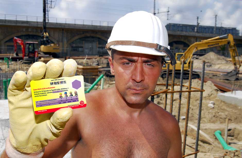 IG BAU startet mit neuer UV-Card die Aktion Sommer-Sonne