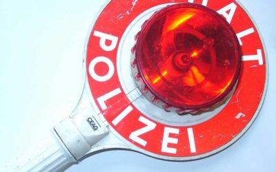 Drei Tote und vier Schwerverletzte bei tragischem Unfall auf B 286 – umgestürzter Teerlaster begräbt Auto unter sich