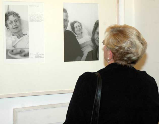 Ausstellung „Lebenszeiten – Lebenszeichen“ im Schweinfurter Rathaus