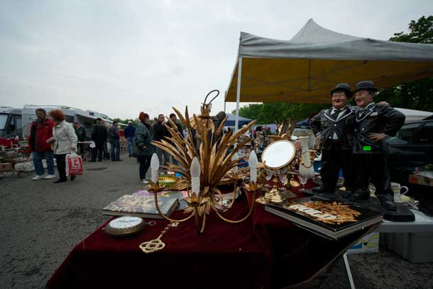 Großer BRK-Flohmarkt lockt Trödler nach Schweinfurt