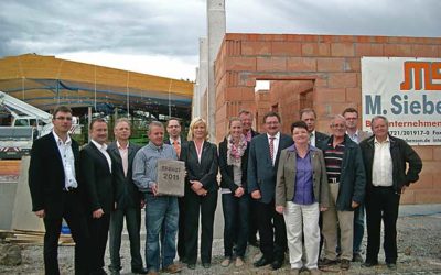 Grafenrheinfeld: Feierliche Grundsteinlegung der Doppelreithalle