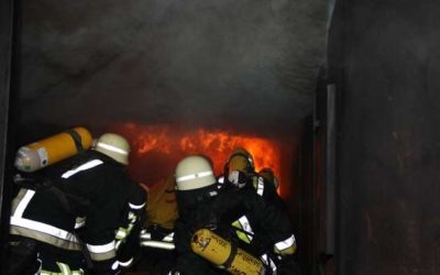 Realistische Heißausbildung im „Flashover-Container“ – Feuerwehren aus Grafenrheinfeld, Bergrheinfeld, Oberwerrn, Euerbach und Geldersheim üben den Ernstfall