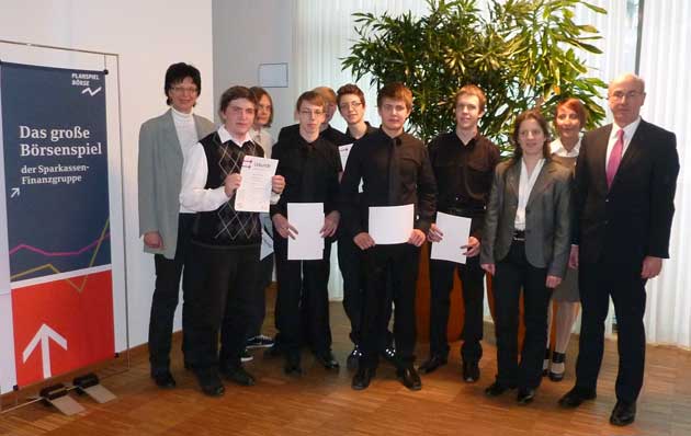 Schülerteam aus dem Celtis-Gymnasium gewinnt in Schweinfurt beim Planspiel Börse 2011