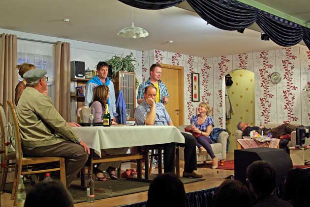 Geldersheimer Theatergruppe spielt „So eine Nacht“