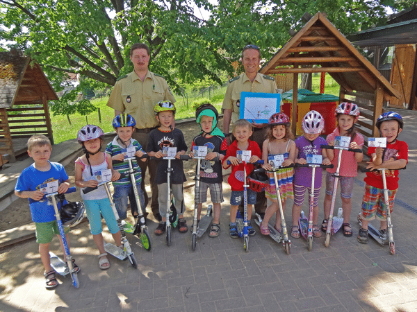 Rollerführerschein im Kindergarten Stangenroth