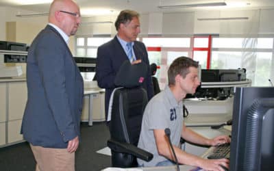 Landrat Leitherer besichtigt die neuen Räume der Integrierten Leitstelle