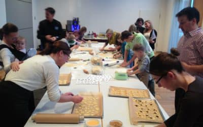 Wirtschaftsjunioren backen Plätzchen für die Kindertafel
