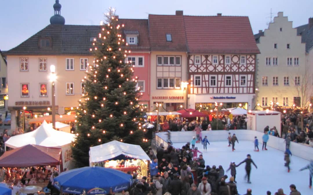 16. Nostalgischer Weihnachtsmarkt mit Modelleisenbahnausstellung und Kufengaudi am 15. und 16. Dezember in Mellrichstadt