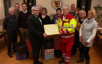 Gemeinde Dittelbrunn packt´s – Bürgermeister und Gemeinderat übergeben Pakete an die Johanniter
