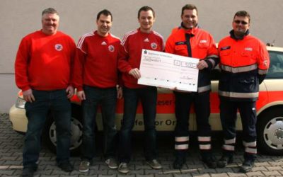 FC Bayern Fanclub Redboars gibt 500 Euro für Ausstattung der „Helfer vor Ort“
