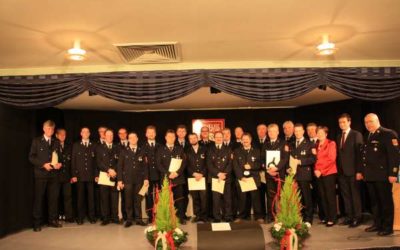 25 Jahre „Mädchen für alles“: Ehrungen für aktive Feuerwehrmänner