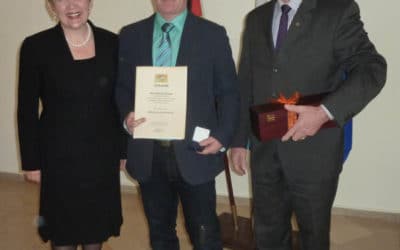 Öffentliche Anerkennung in Regensburg für Helmut Rösner aus Pusselsheim
