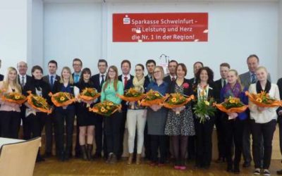 Sparkasse Schweinfurt – Gut für ihre Mitarbeiter  Zeugnisse für Aus- und Weiterbildung übergeben