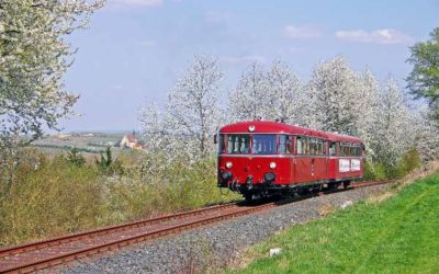 Eisenbahn in alten und modernen Zügen neu erleben