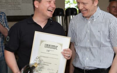 Christian Störcher erhält goldene Ehrennadel der Wirtschaftsjunioren