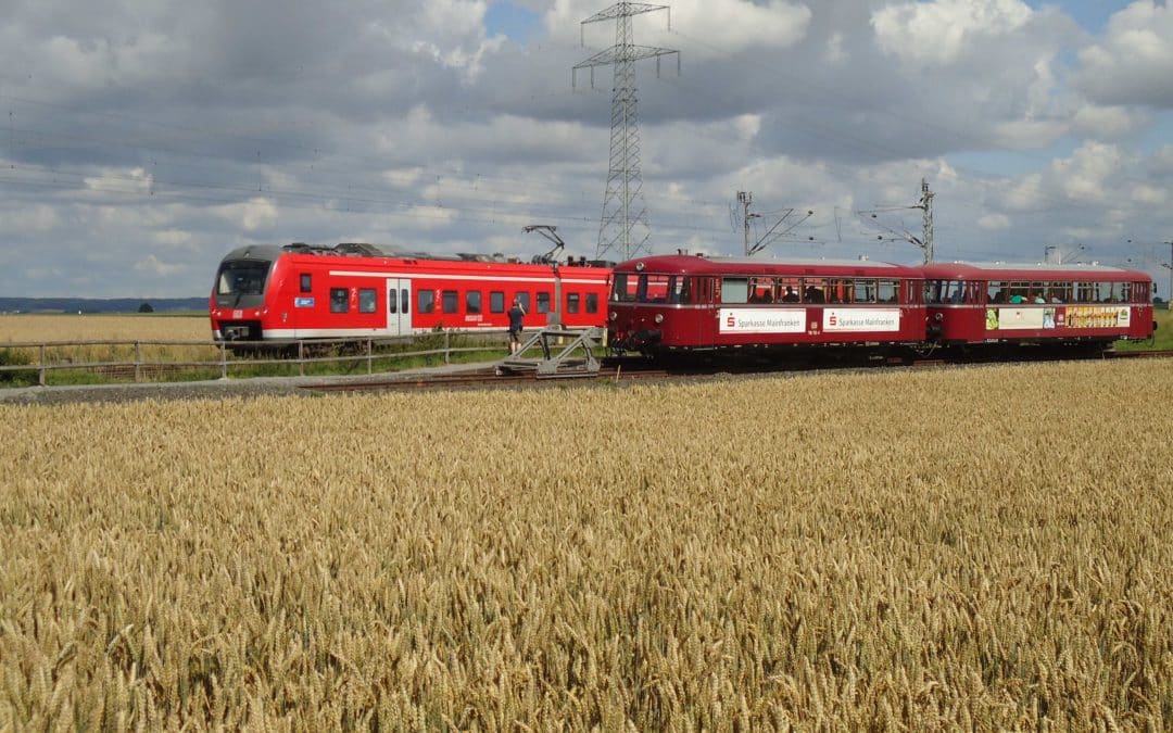 Seit zehn Jahren: Mit dem Schienenbus mitten ins Herz des Fränkischen Weinlands