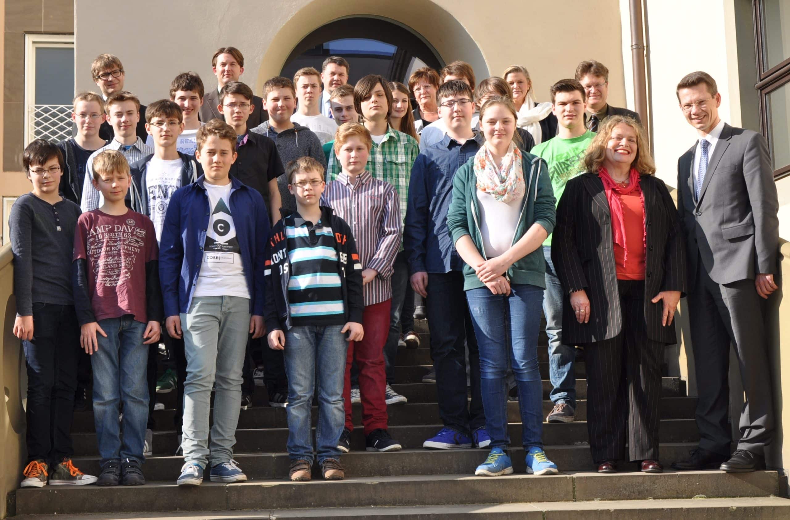 Nachwuchs-Forscher im Rathaus