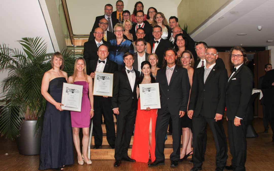 Staffelübergabe auf der Landeskonferenz der Wirtschaftsjunioren in Hof