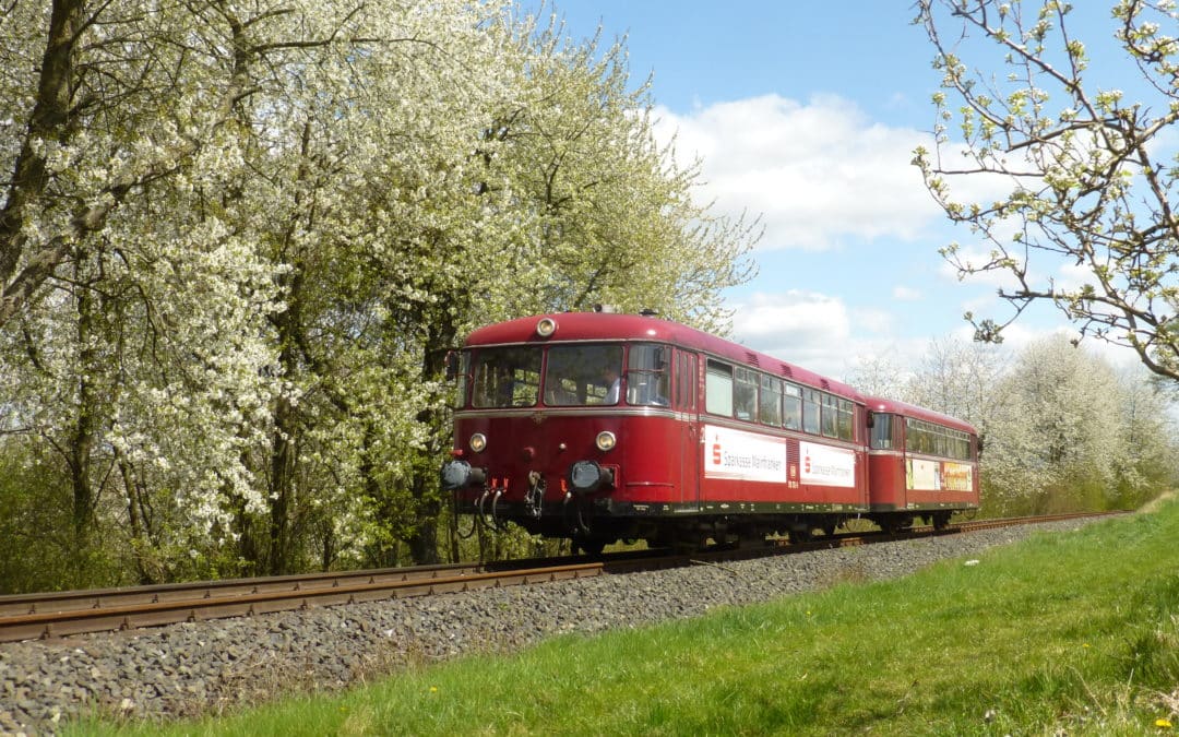 Ab 1.5. wieder mit dem Schienenbus an die Volkacher Mainschleife