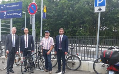 Schonungen: Neue Fahrradständer gestiftet