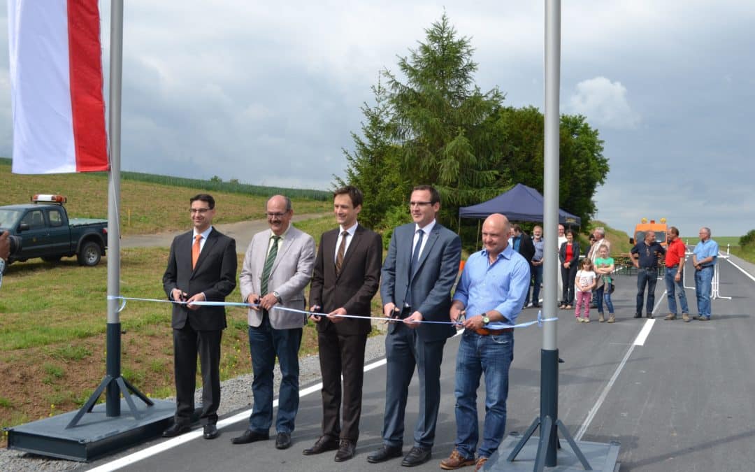 Ausgebaute Kreisstraße SW 17 eingeweiht
