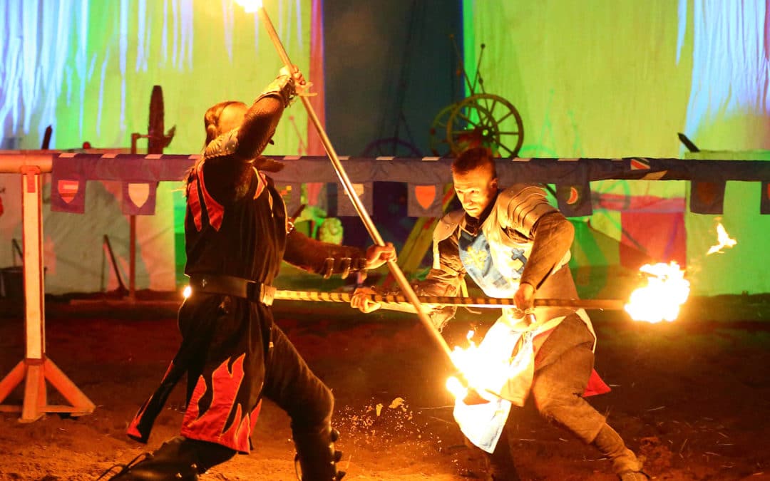 Erlebnispark Schloss Thurn: Jeden Samstagabend im August Faszination Feuer – „Das magische Amulett“