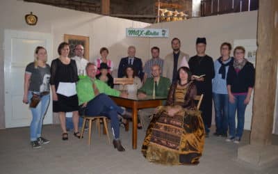 Stehender Applaus für die Theatergruppe Schnackenwerth für ihren Dreiakter