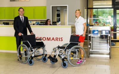 Leih-Rollstühle im Schwimmbad Geomaris