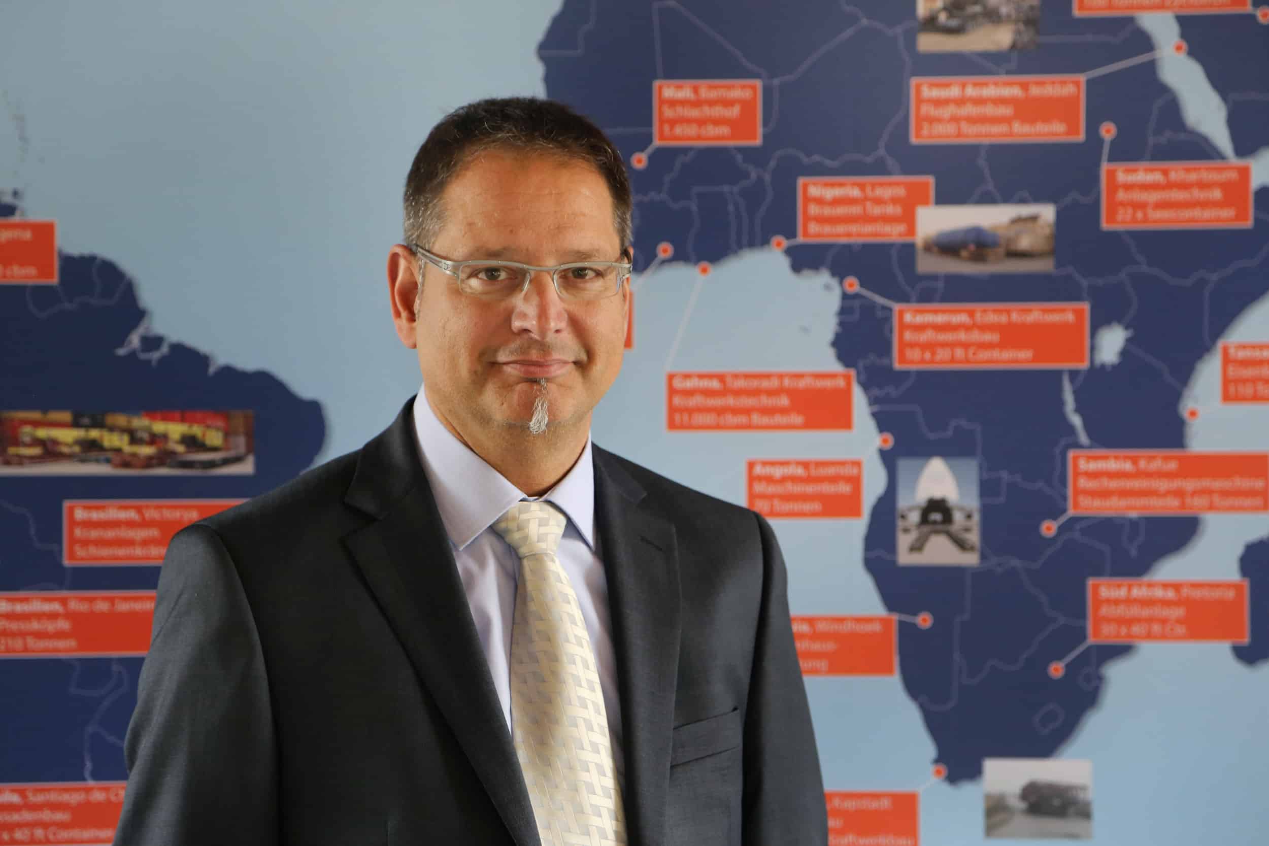 Bild-Oliver-Arnold,-Arnold-Schwerlast-GmbH-&-Co.-KG,-Dez-2015