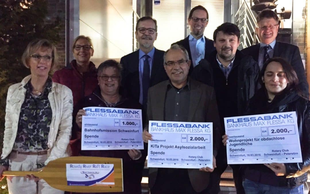 5.000 € vom rotarischen Schlauchbootrennen für Bahnhofsmission, Wohnprojekt für obdachlose Jugendliche und Kindertagesstätte
