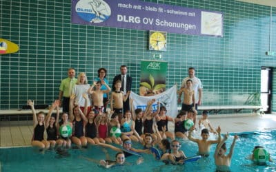 Klassen 4 a und 4 b der Grundschule Schonungen machen mit bei Aktion „Sichere Schwimmer“