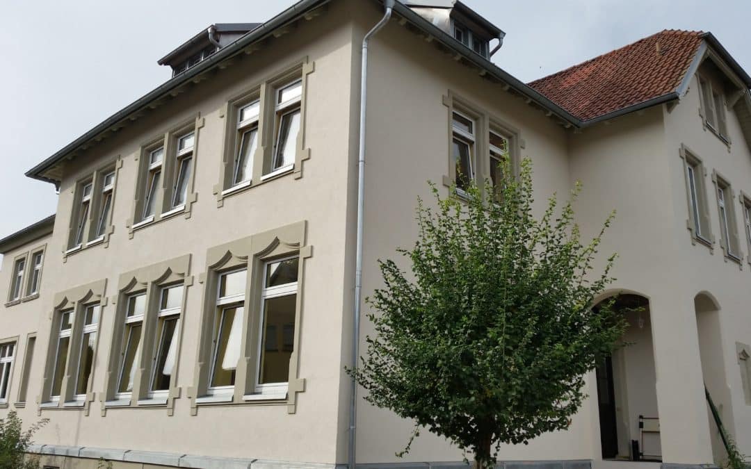 Alte Schule Hausen bekommt neues Umfeld