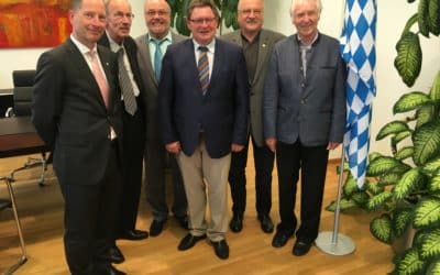 Vertreter von Verband Wohneigentum Bayern und Eigenheimerverband Bayern wünschen sich Nachbesserungen bei Straßenausbaubeitragssatzung
