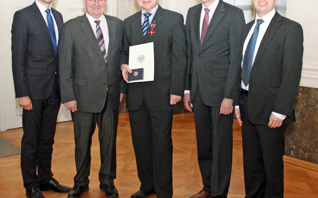 Bundesverdienstkreuz am Bande für Altlandrat Harald Leitherer