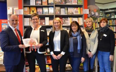 „girogo“-Gewinnspiel der Sparkasse Schweinfurt: Losglück für das Team der Buchhandlung Vogel