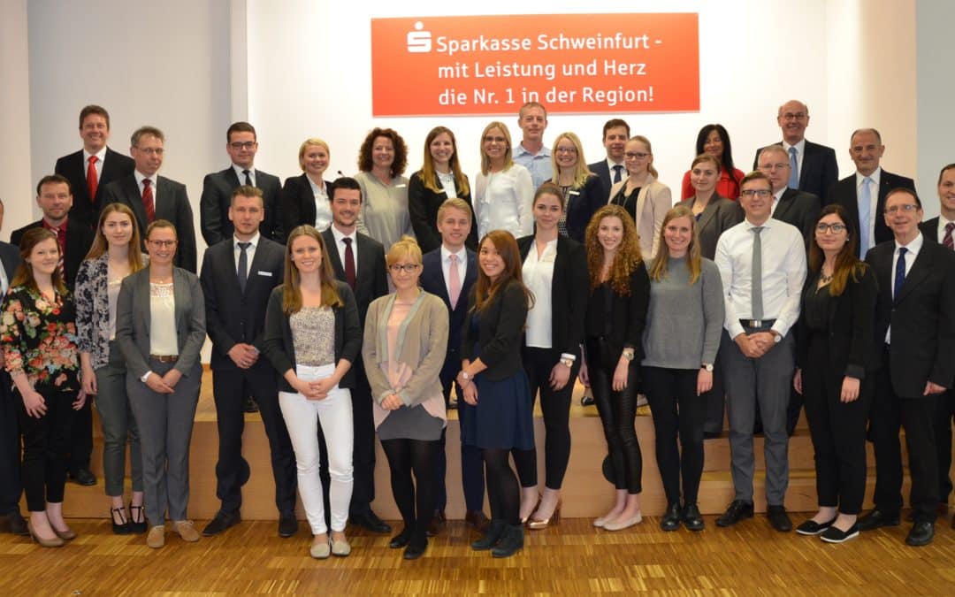 Erfolgreiche Aus- und Weiterbildung in der Sparkasse Schweinfurt: Zahlreiche Absolventen geehrt