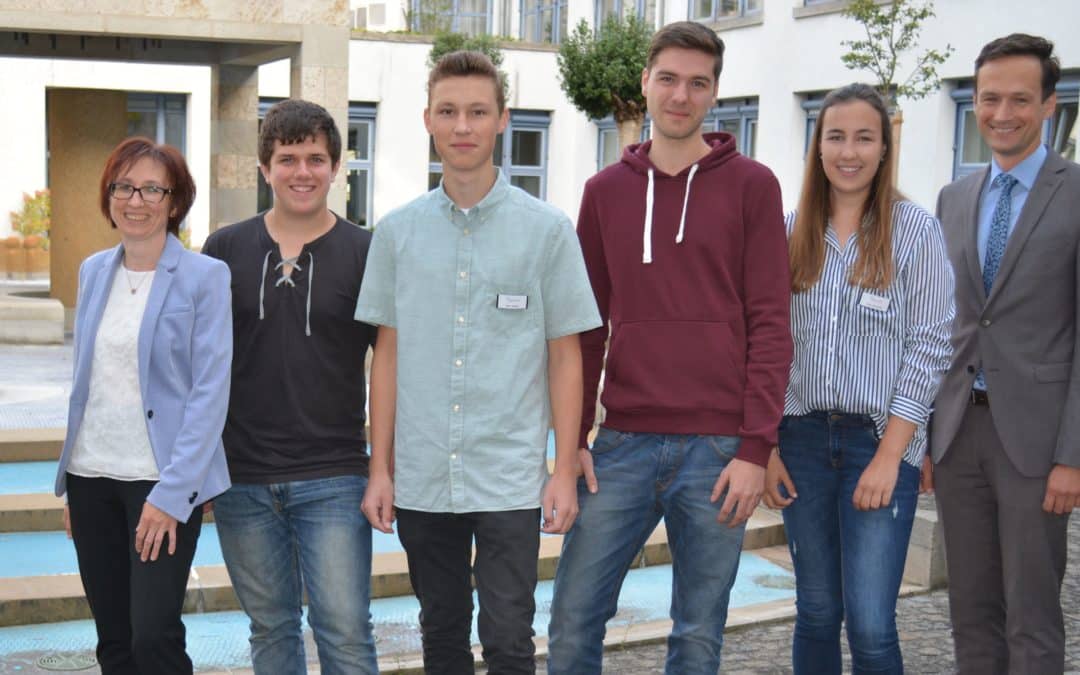 Landrat begrüßt neue Auszubildende