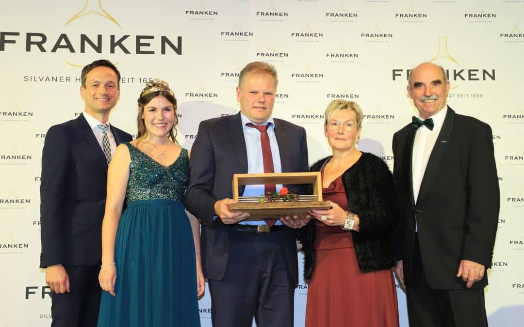 Weingut Geßner aus Garstadt erhält Ehrenpreis des Landkreises Schweinfurt