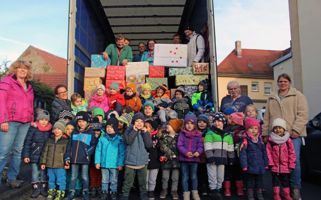 111 Pakete für den Johanniter-Weihnachtstrucker