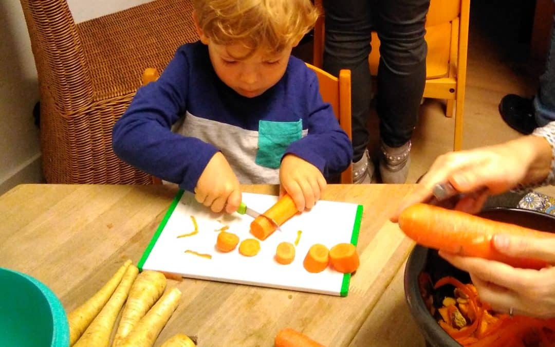 Kinder ran an die Töpfe