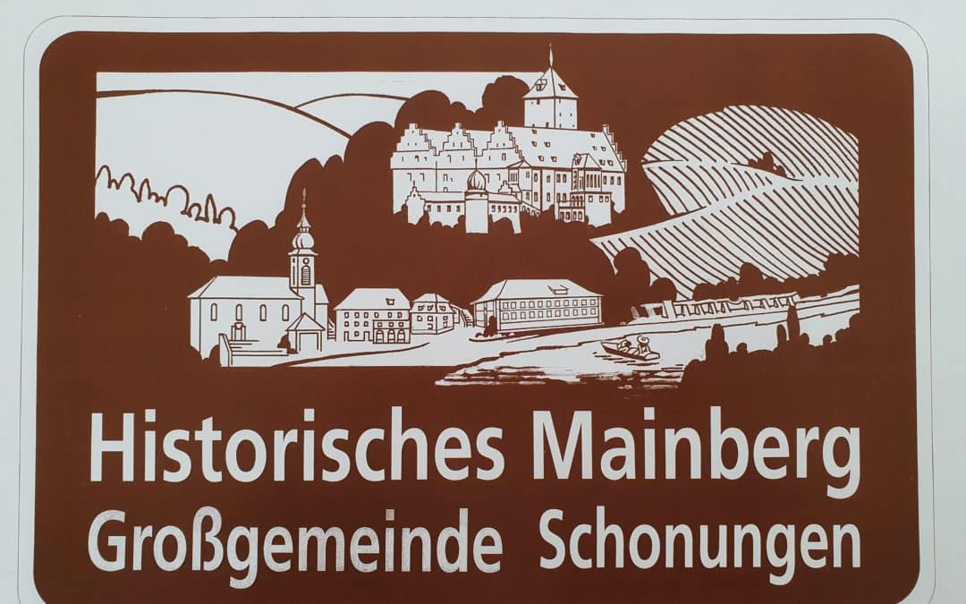 Mainbergs historische Silhouette als Autobahnschild