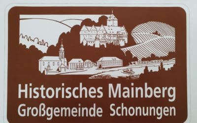 Mainbergs historische Silhouette als Autobahnschild