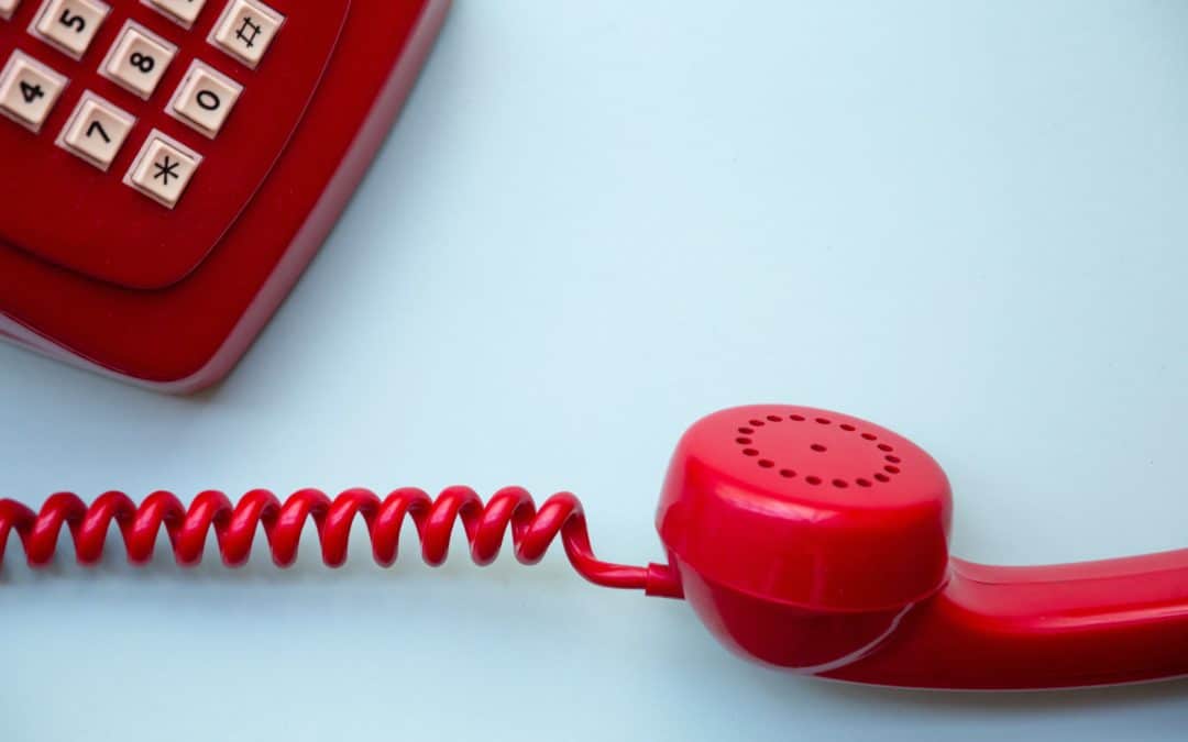 Trotz sinkender Fallzahlen steht das Bürgertelefon des Gesundheitsamts weiter zur Verfügung