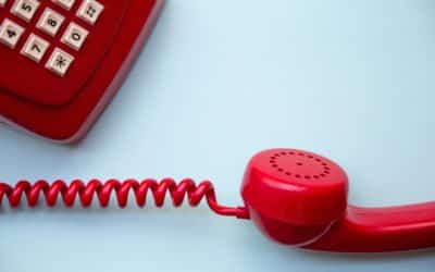 Trotz sinkender Fallzahlen steht das Bürgertelefon des Gesundheitsamts weiter zur Verfügung
