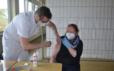 Erste Bürgerinnen und Bürger in Stadtlauringen geimpft