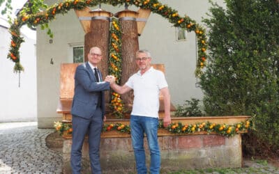 Dorfbrunnen in Arnshausen steht