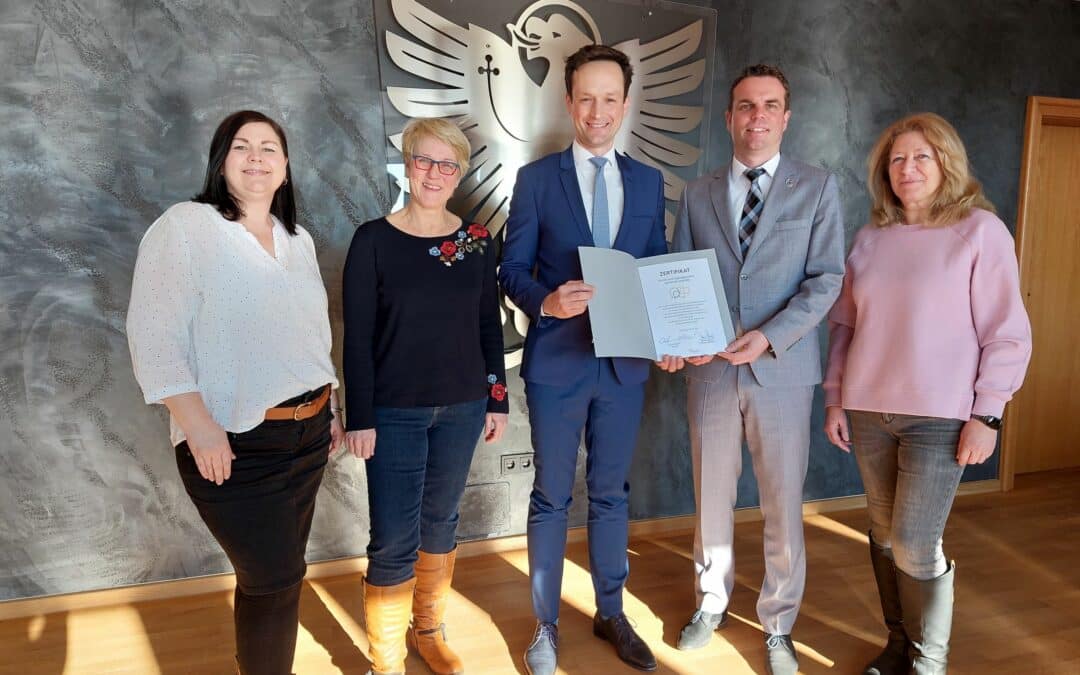 Erfolgreiche Jugendarbeit im Landkreis Schweinfurt: Gemeinde Sennfeld ausgezeichnet