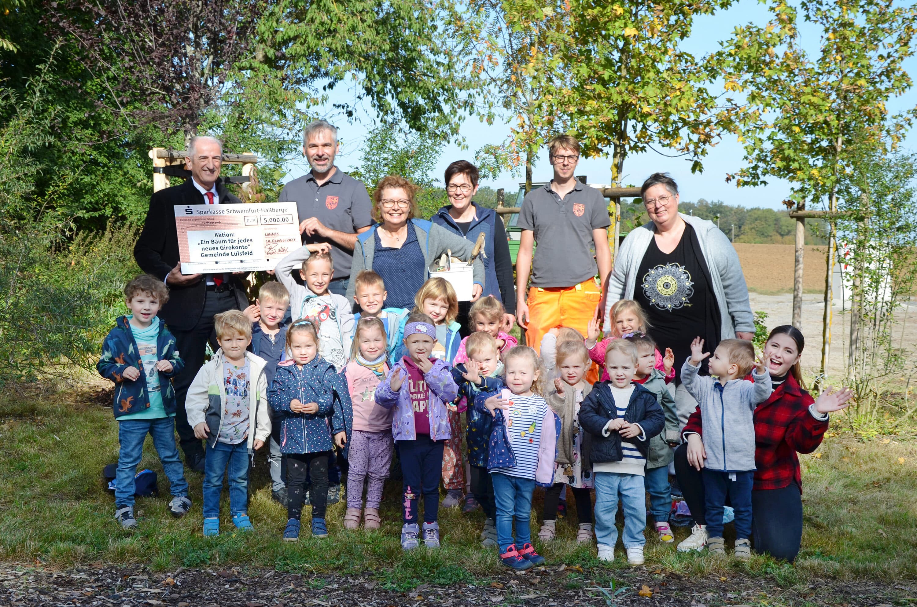 Pressefoto_Baumpflanzaktion_Lülsfeld-Lilienfeld