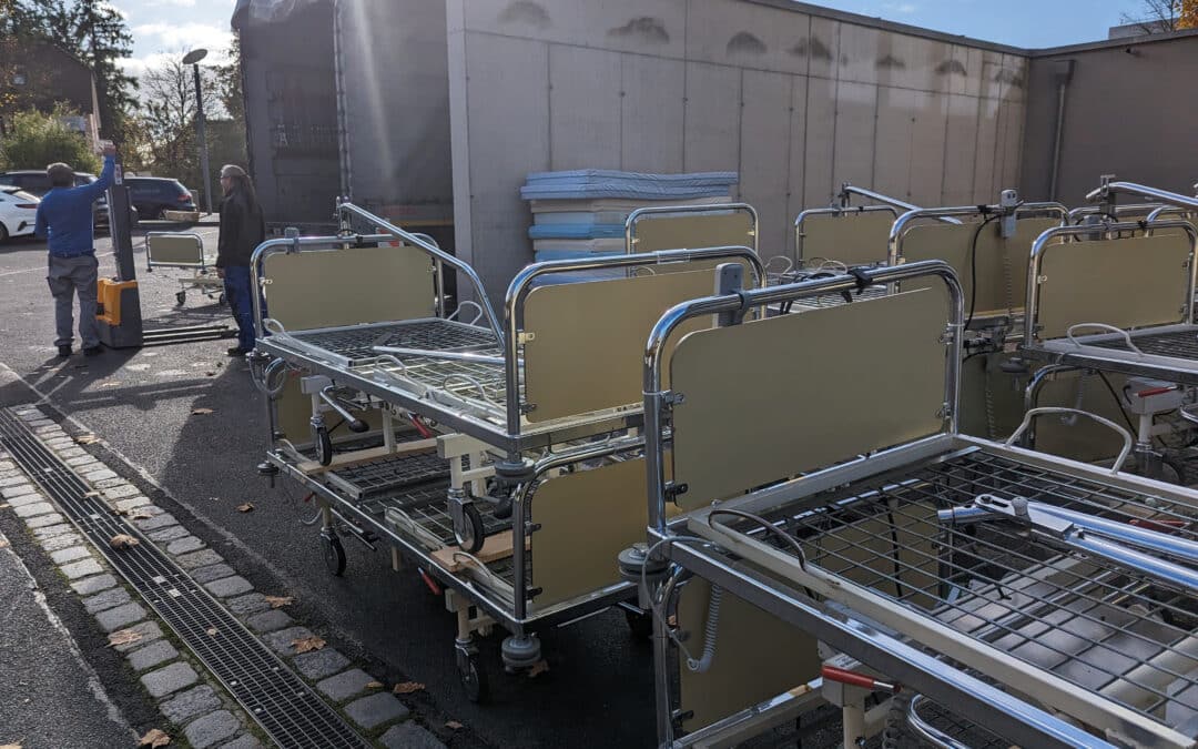 Leopoldina spendet ausgemusterte Betten und Nachttische für Lutsk